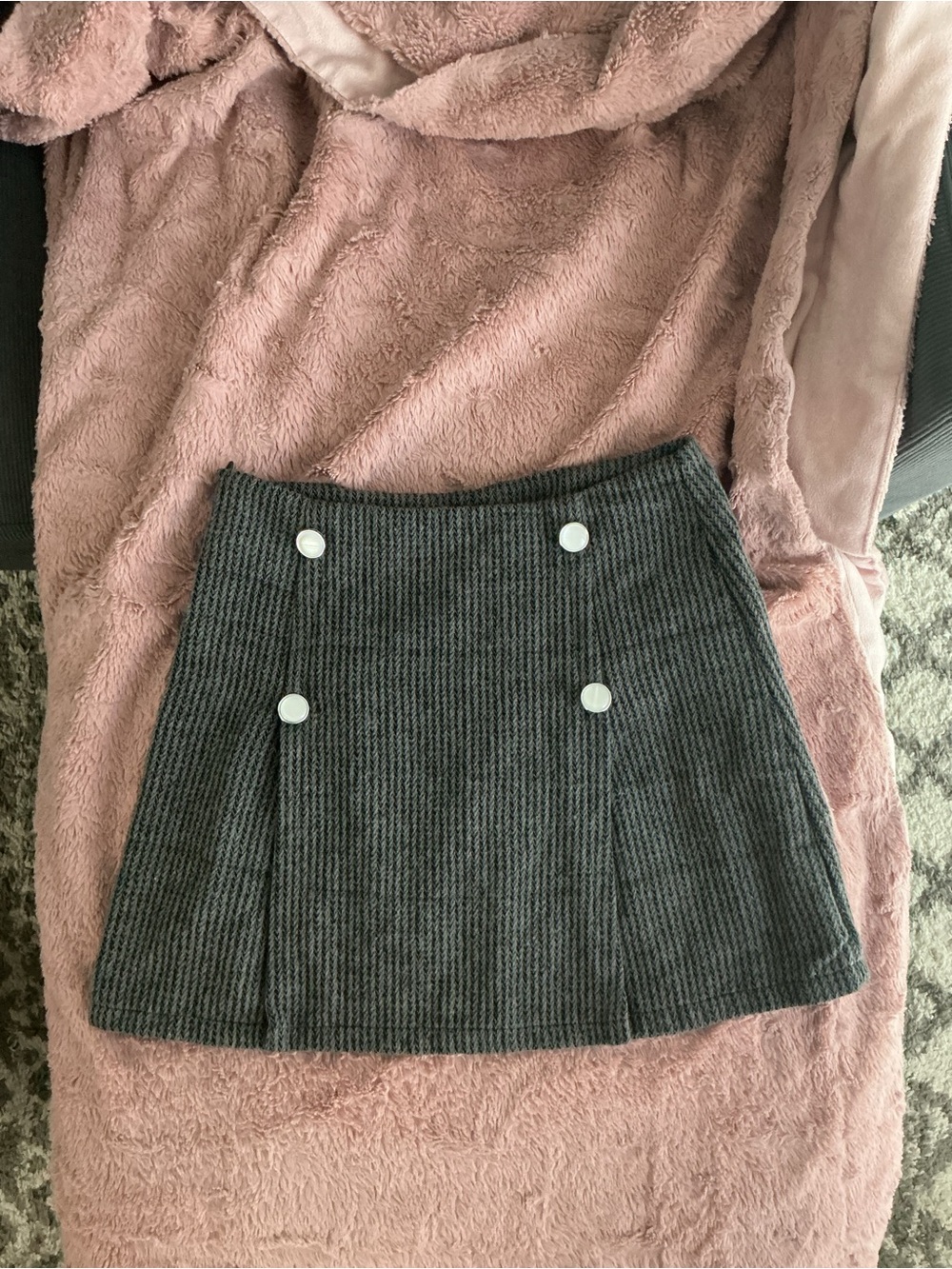 SHEIN Charcoal Ribbed Mini Skirt with White Button Accents